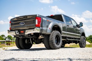 Ford F-350 Super Duty Suspension Lift Kit - Rough Country - 4.5 Inch Lift + N3/V2 Monotube/Vertex Adjustable Reservoir Shocks - '17-'22 Ford F-350 Super Duty Suspension Lift Kit - Rough Country - 4.5 Inch Lift + N3/V2 Monotube/Vertex Adjustable Reservoir Shocks - '17-'22